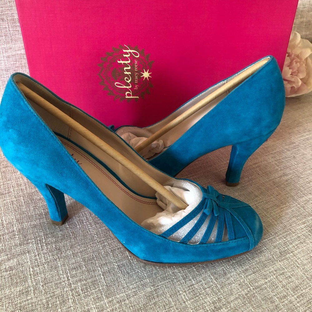 Plenty by Tracy Reese Turquoise Sueded Cafe Toe Heels. Sz. 8
